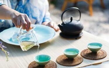 茶香四溢，身心焕发：喝茶的五重健康功效